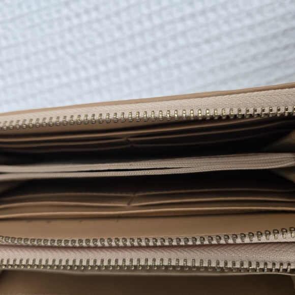 Coach Beige and Tan Wallet - Picture 5 of 6